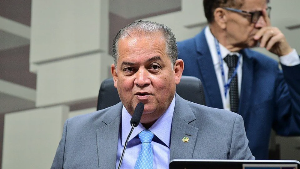 Senador do Tocantins debate regulamentação de trabalho por aplicativo