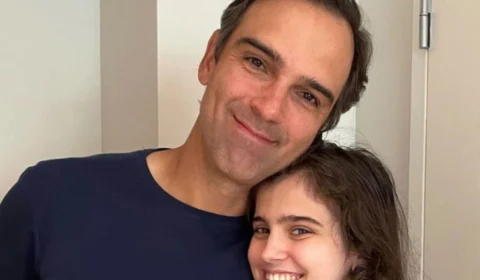 Tadeu Schmidt revela reação quando filha se assumiu “queer”: “O que tem para o almoço?”