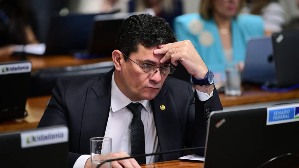 Julgamento que pode cassar mandato de Moro é suspenso e segue empatado