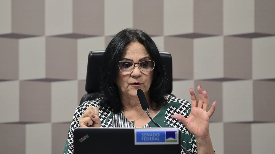 Senado avalia agravar pena para crimes cometidos durante saidinhas