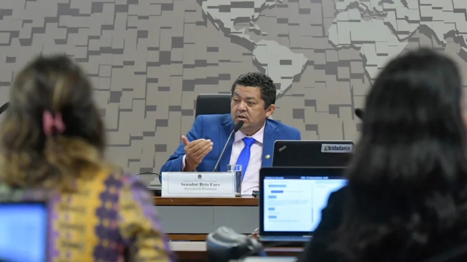 Norte Entrevista: Beto Faro é contra arma de maior calibre em área rural