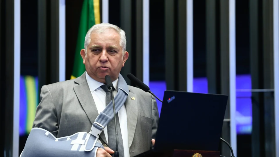 Projeto que abate saldo devedor do FIES aguarda votação no Senado