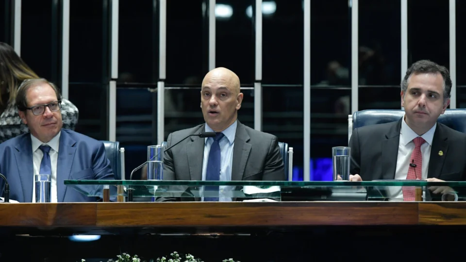 Moraes visita Congresso Nacional após aprovação da PEC das drogas