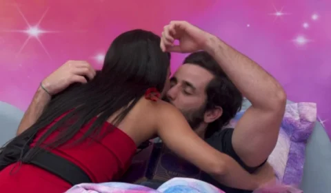 BBB 24: Isabelle beija Matteus antes da final e provoca com comentário