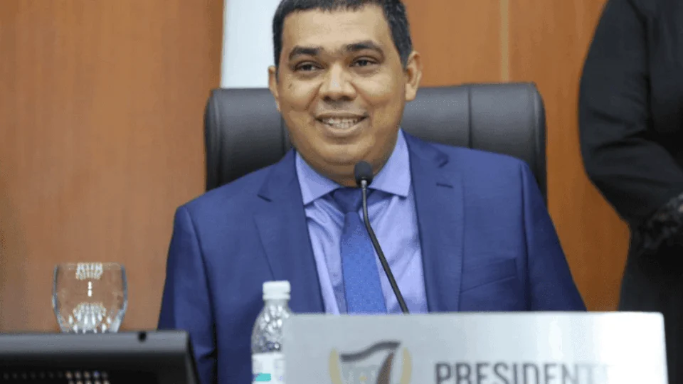 Presidente da ALE-RR protocola PL para revogar empréstimo do Executivo