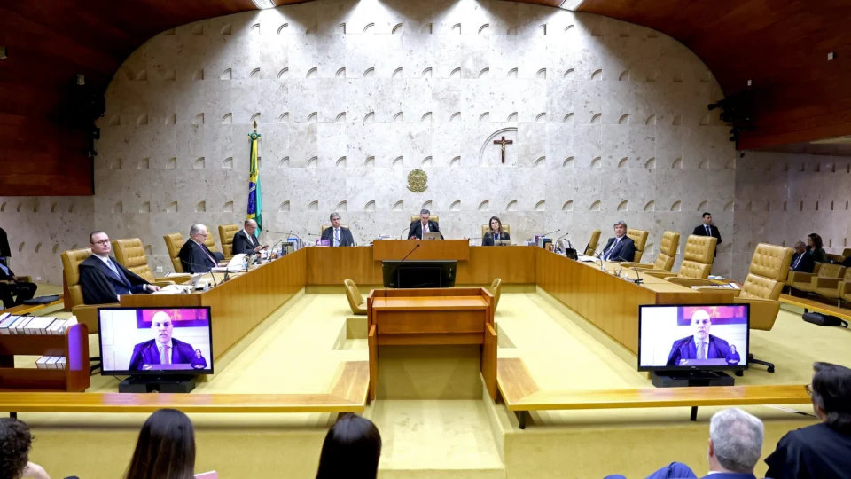 ‘Censura forçada’, diz Comitê da Câmara dos EUA sobre o Brasil