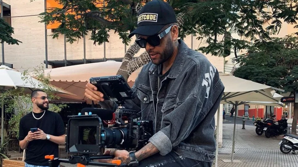 Daniel Alves: ex-jogador fala pela 1ª vez após deixar prisão