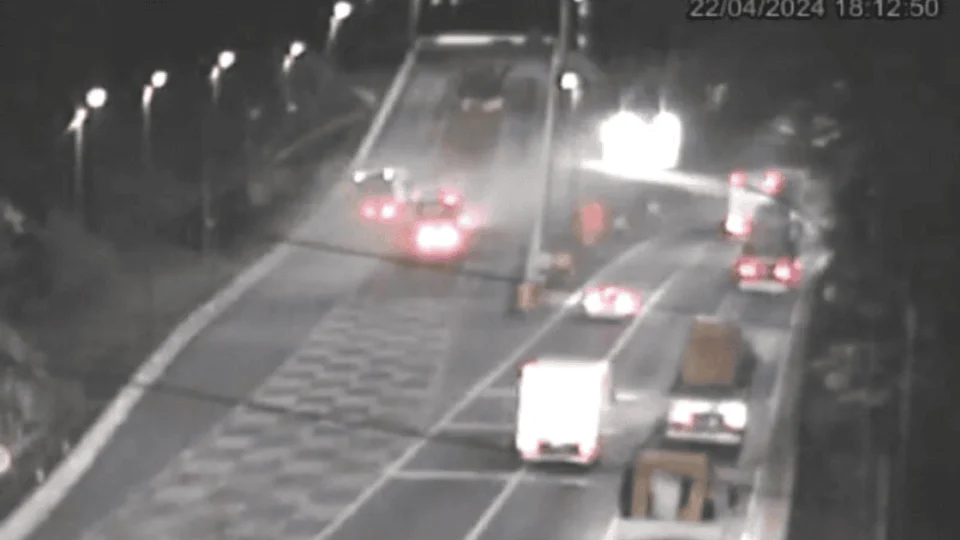 Área de escape evita dois acidentes em 30 segundos; veja vídeo