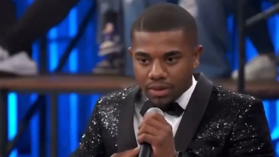 Em novo vídeo, Davi confirma término com Mani: “Não soube me respeitar”