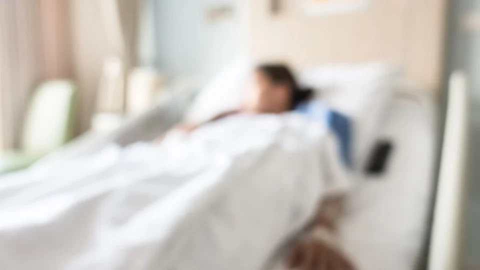 Após jovem viver há 1 ano em estado vegetativo, família toma decisão