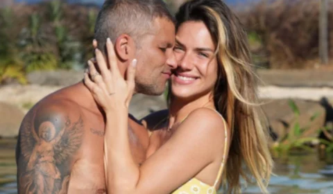 Gio Ewbank chora em show de sexo e Bruno Gagliasso conta experiência