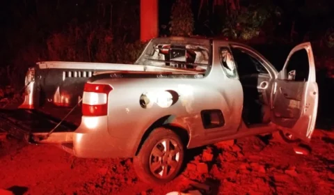 VÍDEO: Homem é espancado pela população após bater em carros no Parque 10