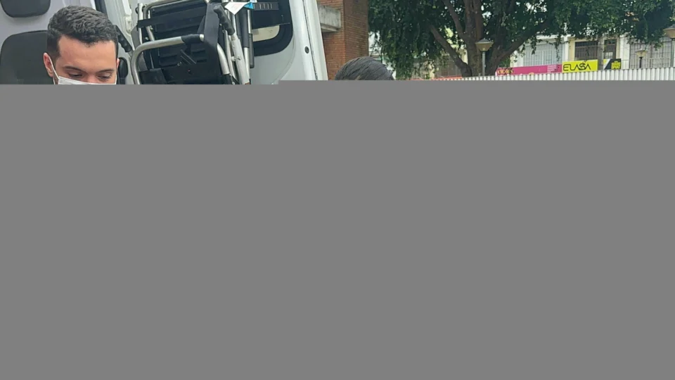 VÍDEO: Motorista alcoolizado tomba caminhão de lixo no Rio Branco