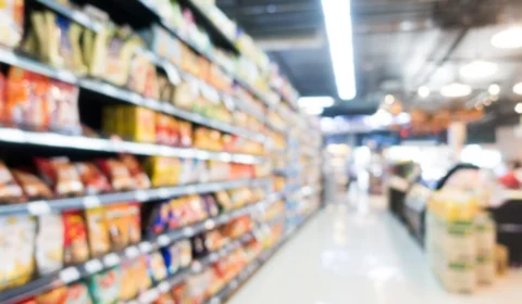 Está certo? Atitude de influencers com pessoas pobres em vídeos vira debate