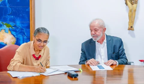 Lula e Marina se reúnem para tratar das queimadas no país