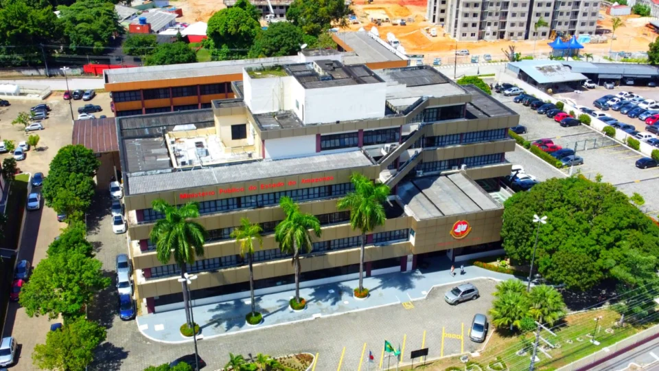 Suspeitos de fraudar atestados médicos e de óbitos são denunciados pelo MP-AM