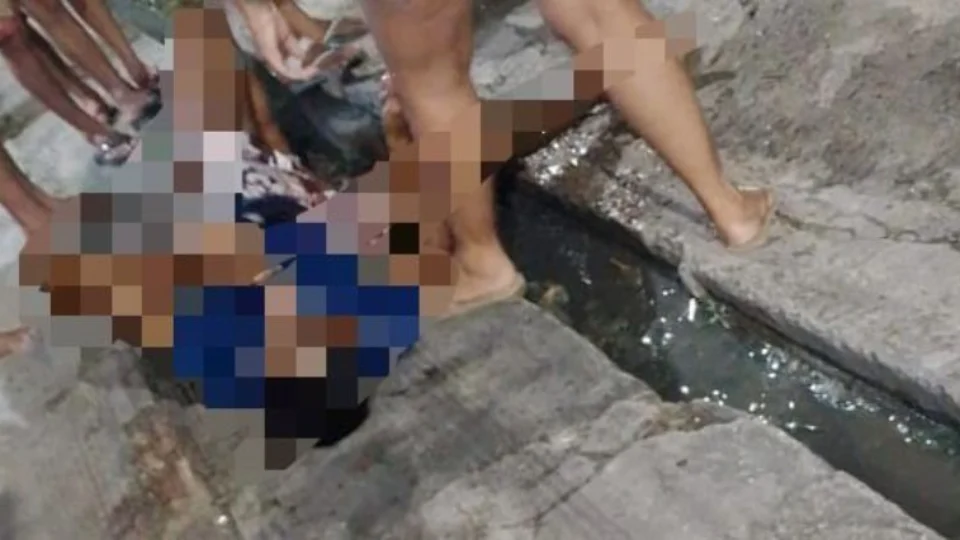 VÍDEO: dupla em moto atira 8 vezes contra homem no Tarumã