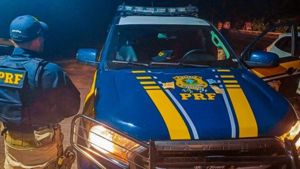 Dois irmãos são presos em flagrante com drogas na BR-174, no AM