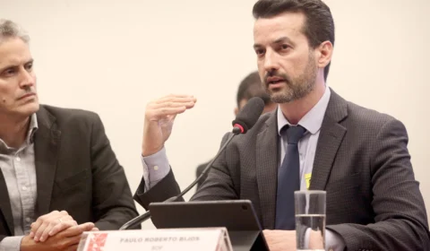 Orçamento 2025 prevê salário mínimo de R$ 1.502