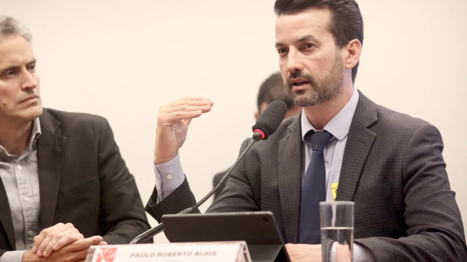 Orçamento 2025 prevê salário mínimo de R$ 1.502