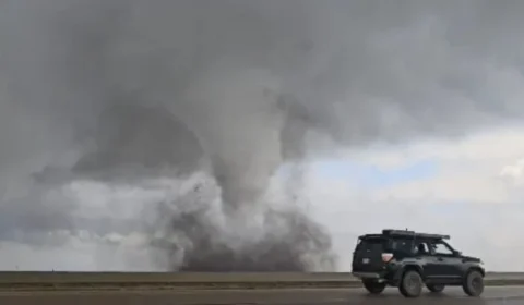 VÍDEO: tornados destroem prédios em Nebraska e Iowa, nos EUA