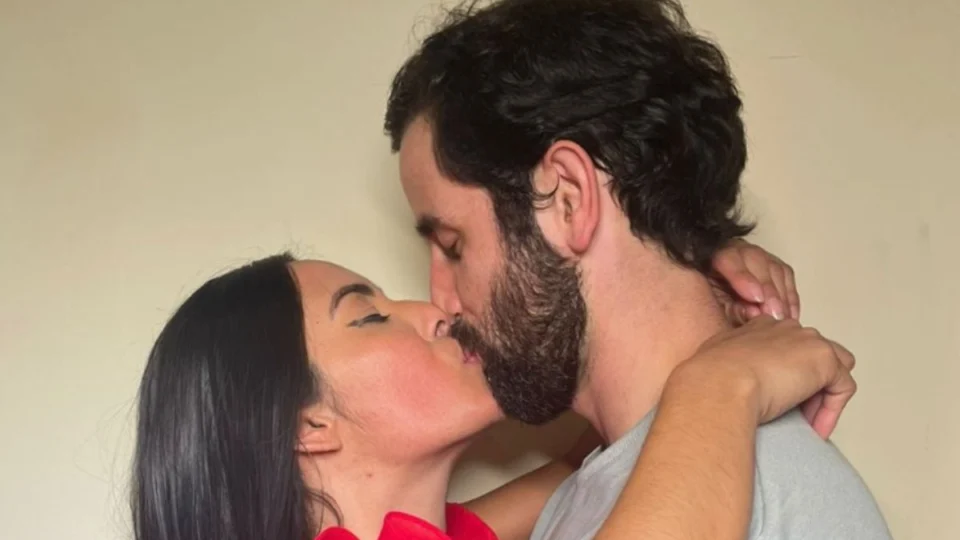 VÍDEO: apaixonado, Matteus não perde tempo e é flagrado com mãe de Isabelle