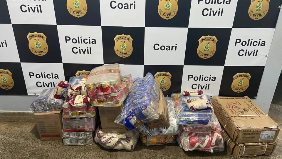 VÍDEO: funcionários são presos suspeitos de furtar merenda escolar em Coari