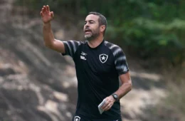 Libertadores: Botafogo faz último treino antes de receber a LDU