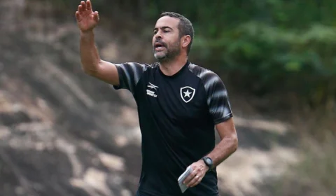 Botafogo: Problema na defesa é diagnosticado por Artur Jorge