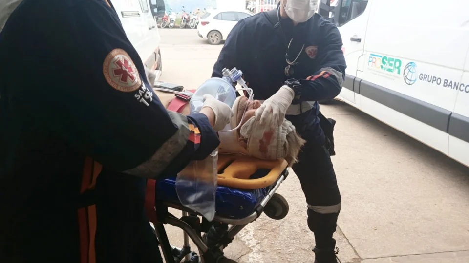 Idoso é atropelado ao cruzar estrada de bicicleta no AC