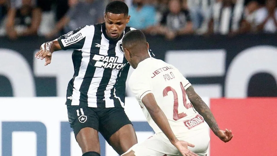 Botafogo vence e respira na Libertadores