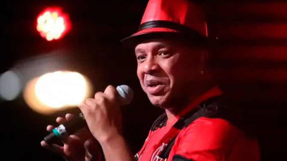 Flamengo presta homenagem a Anderson Leonardo, do Molejo