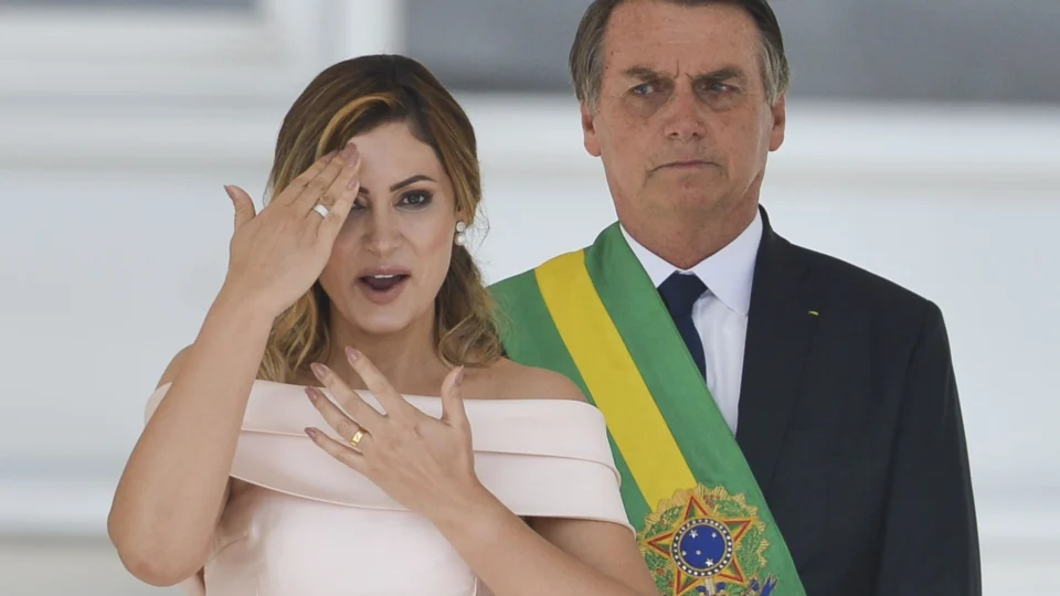 Bolsonaro e Michelle antecipam ida à Manaus