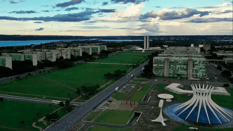 Brasília completa 64 anos neste domingo; conheça história da capital