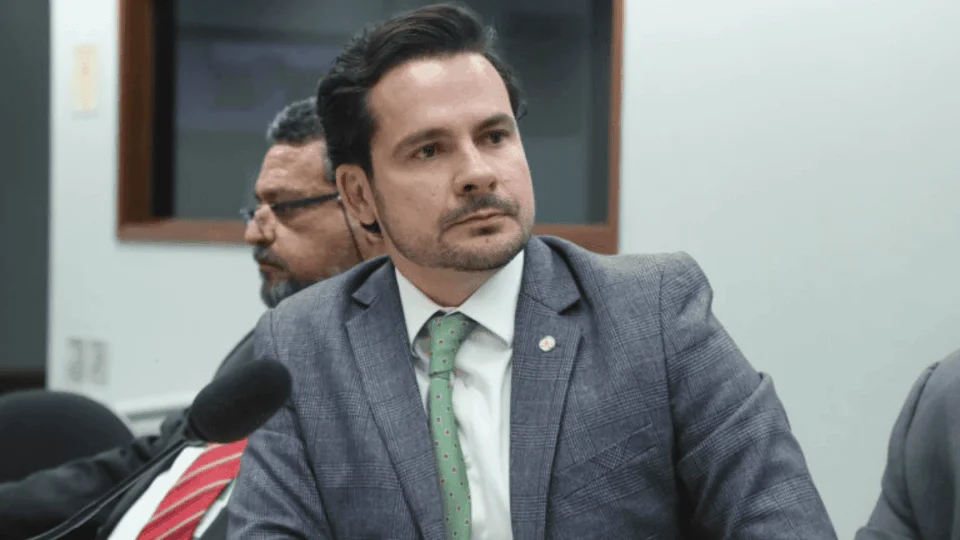 Governo quer acabar com saque-aniversário do FGTS