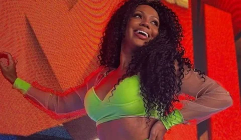 Bailarina do Ratinho toma decisão radical após ser constrangida ao vivo