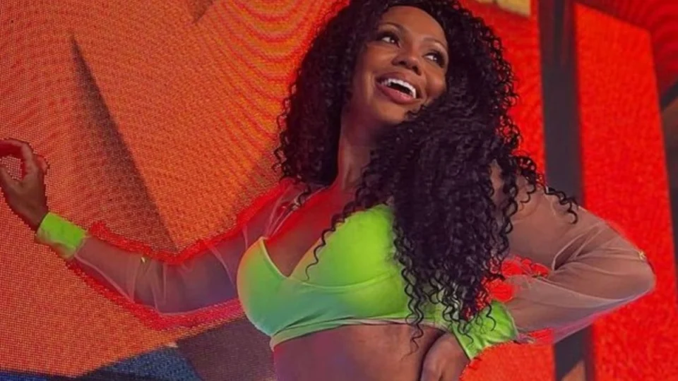 Bailarina do Ratinho toma decisão radical após ser constrangida ao vivo