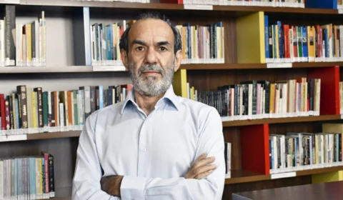 Jornalista lança livro sobre a história do Partido Comunista Brasileiro