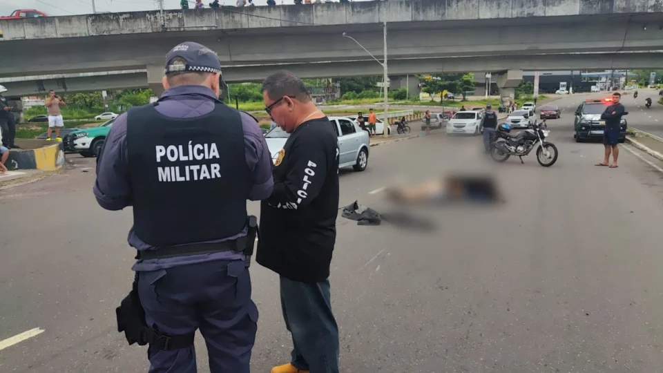 Motociclista morre após se enrolar em fio solto na Zona Sul de Manaus