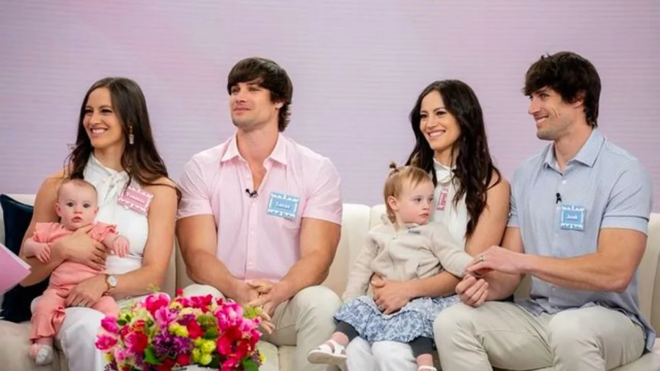 Gêmeas se casam com gêmeos e filhas nascem com condição rara