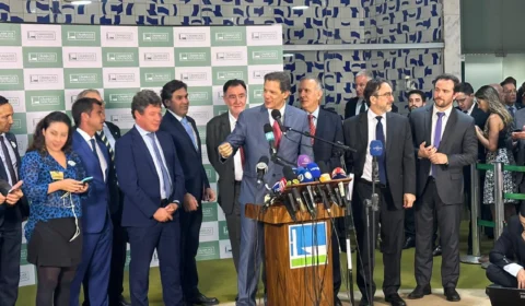 Haddad entrega proposta de regulação da reforma tributária