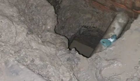 Homens cavam buraco em cela e fogem de delegacia no AM; entenda