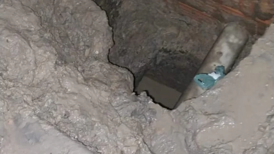 Homens cavam buraco em cela e fogem de delegacia no AM; entenda