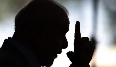 TSE multa Lula em R$ 250 mil 