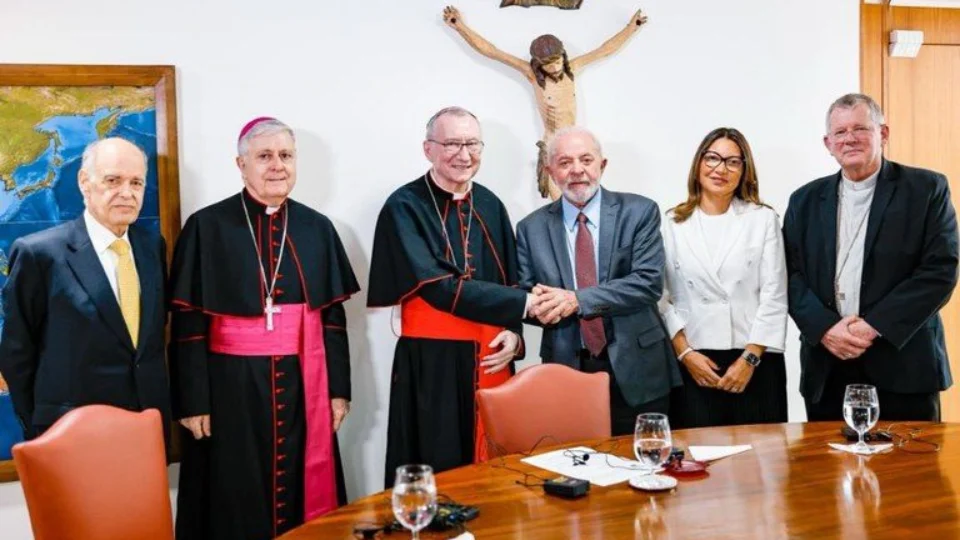  Presidente Lula recebe secretário de Estado do Vaticano