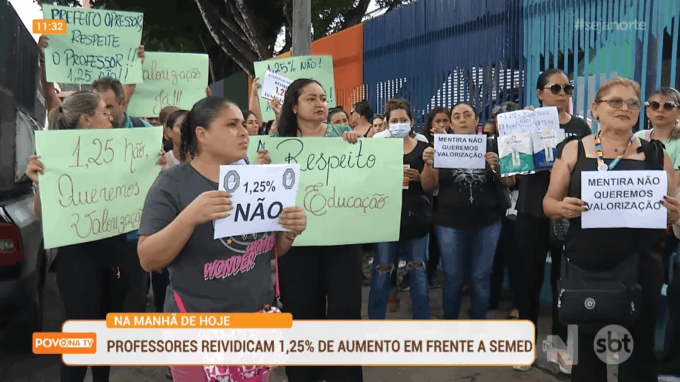 Professores de Manaus protestam contra aumento de R$ 30 no salário