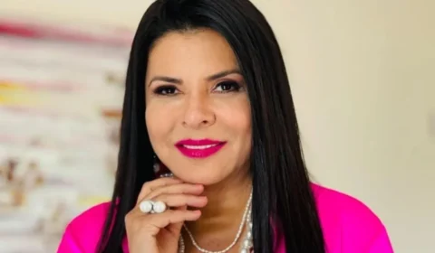 Mara Maravilha mostra rosto do filho pela primeira vez; veja foto