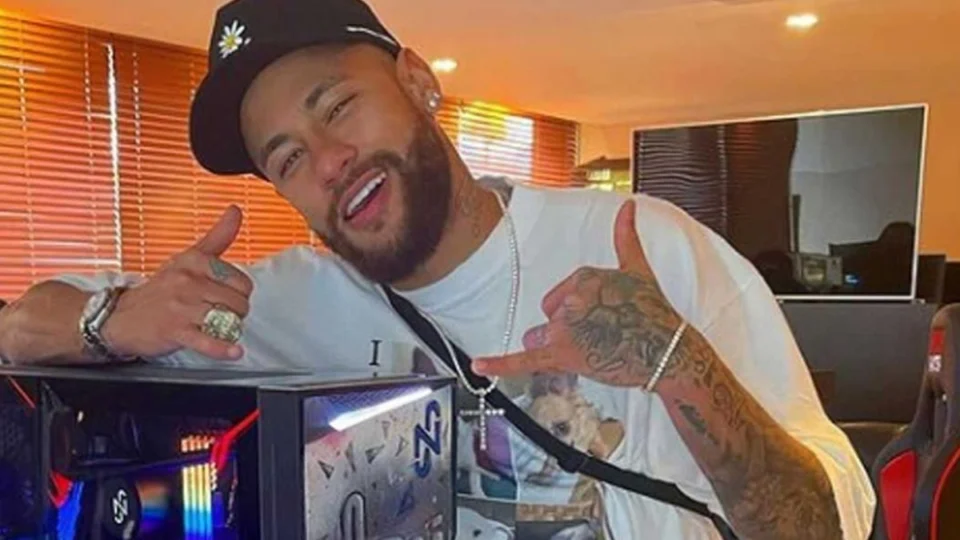 VÍDEO: Neymar é flagrado praticando novo esporte; assista