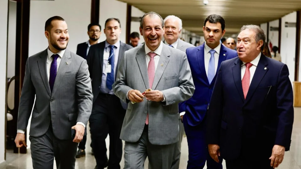 Bancada do Amazonas antecipa defesa da Zona Franca frente à reforma tributária