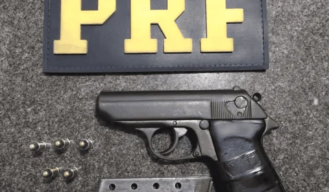 PRF apreende arma de fogo e prende homem por uso de documento falso em Roraima